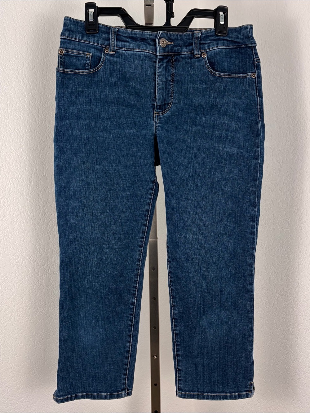 Chico’s So Slimming Blue Capri Jeans